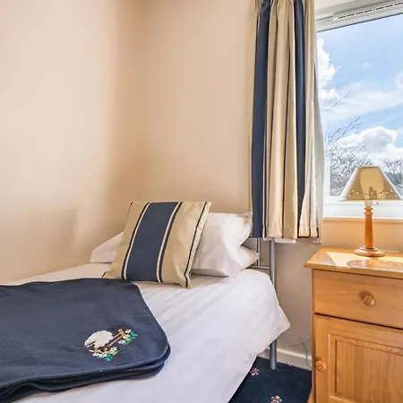 3 Bed In Sz547 *